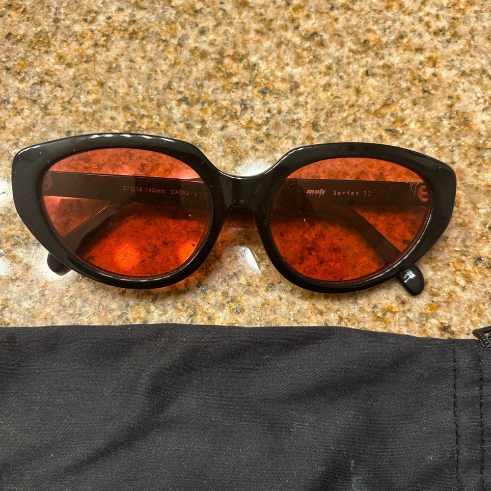 Melt red lens cat eye sunglasses